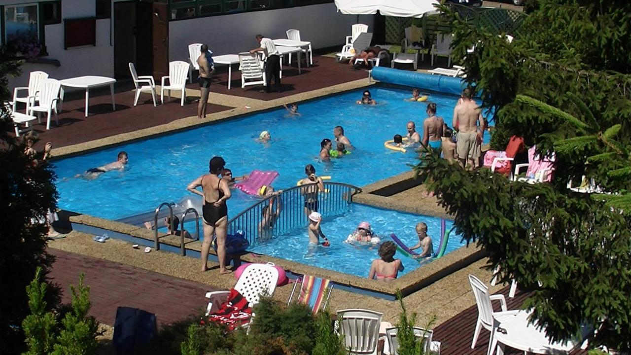 Egm-Lazy Hotel Buitenkant foto